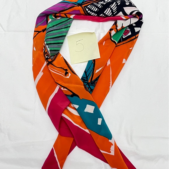 Vintage Silk Scarf King of Clubs Design – Hand-Rolled Mid-Century Pop Art - Picture 12 of 12